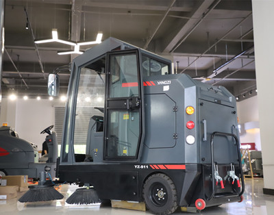 駕駛式掃地機(jī) 駕駛式掃地機(jī)
