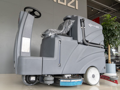 駕駛式洗地機(jī) 駕駛式洗地機(jī)